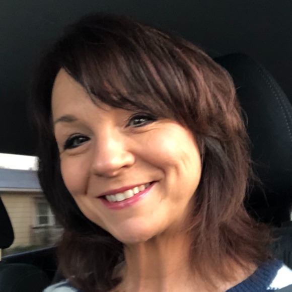 Meet your Posher, Lisa - Picture 1 of 1